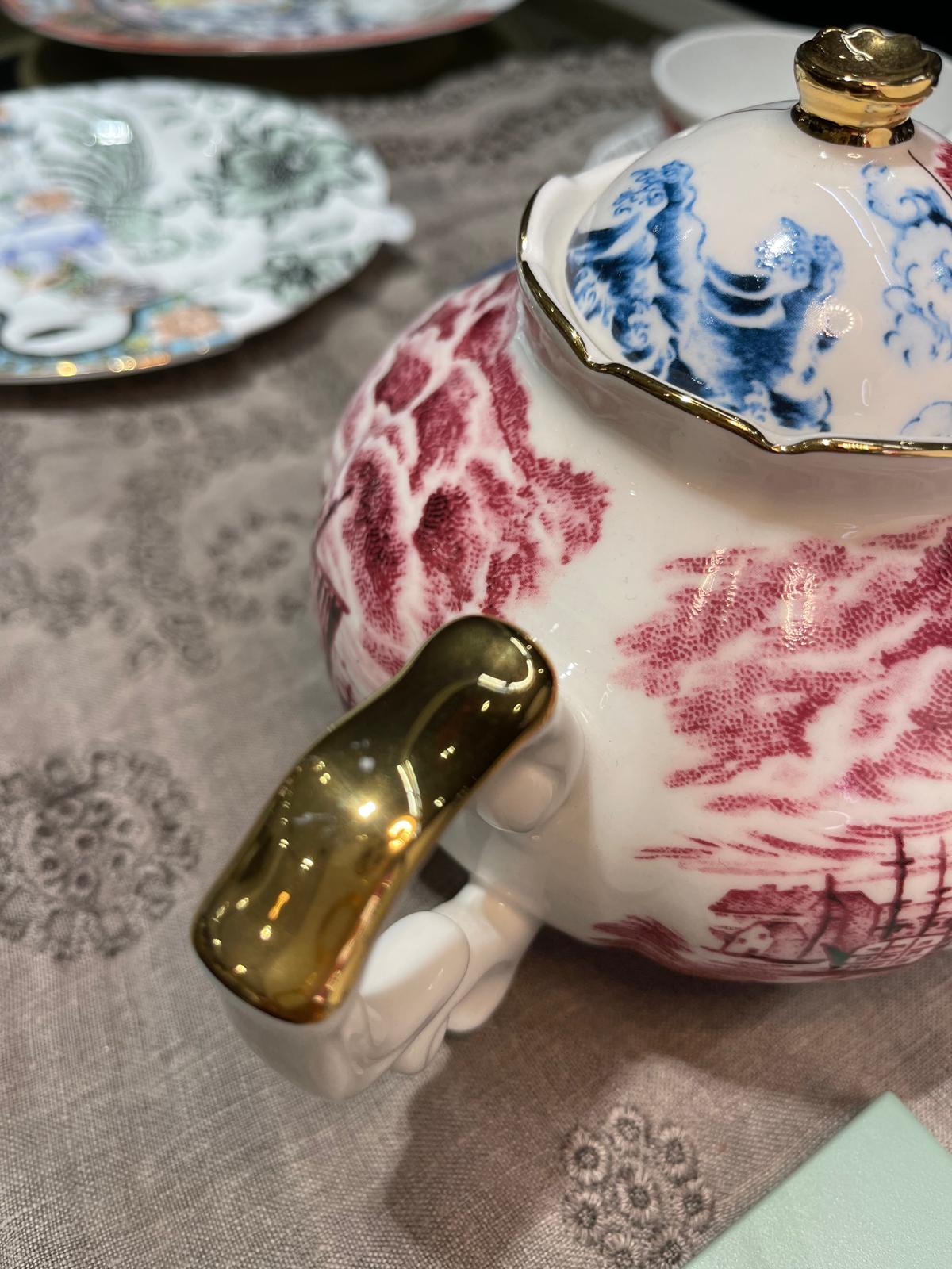 Teiera in porcellana Seletti